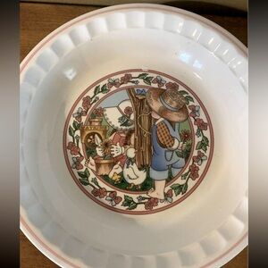 New..Pie Plate..Watkins Inc. Collectible Country Kids Glass Pie Plate